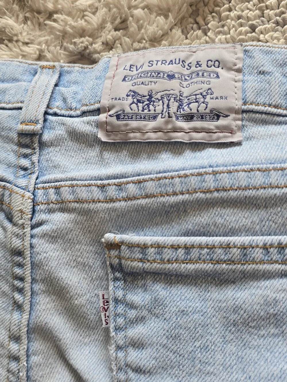 VTG Levi 548 Jeans Mens 34x30 Light Blue Denim Relaxed 90s White Label Stretch